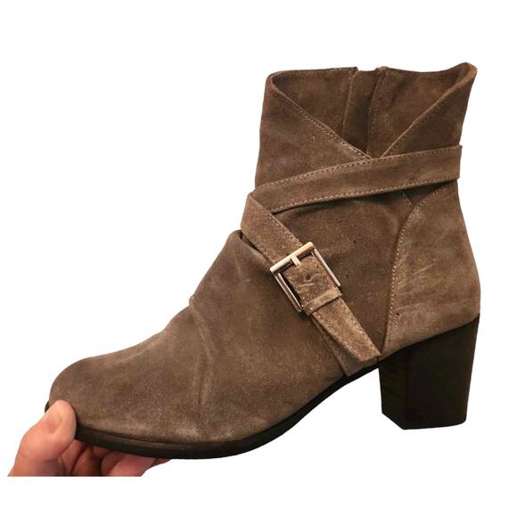 Matisse Gray Suede HARPER Ankle Booties Boot Side Zip Buckle 2.75 Heel Size 10M - Picture 5 of 8